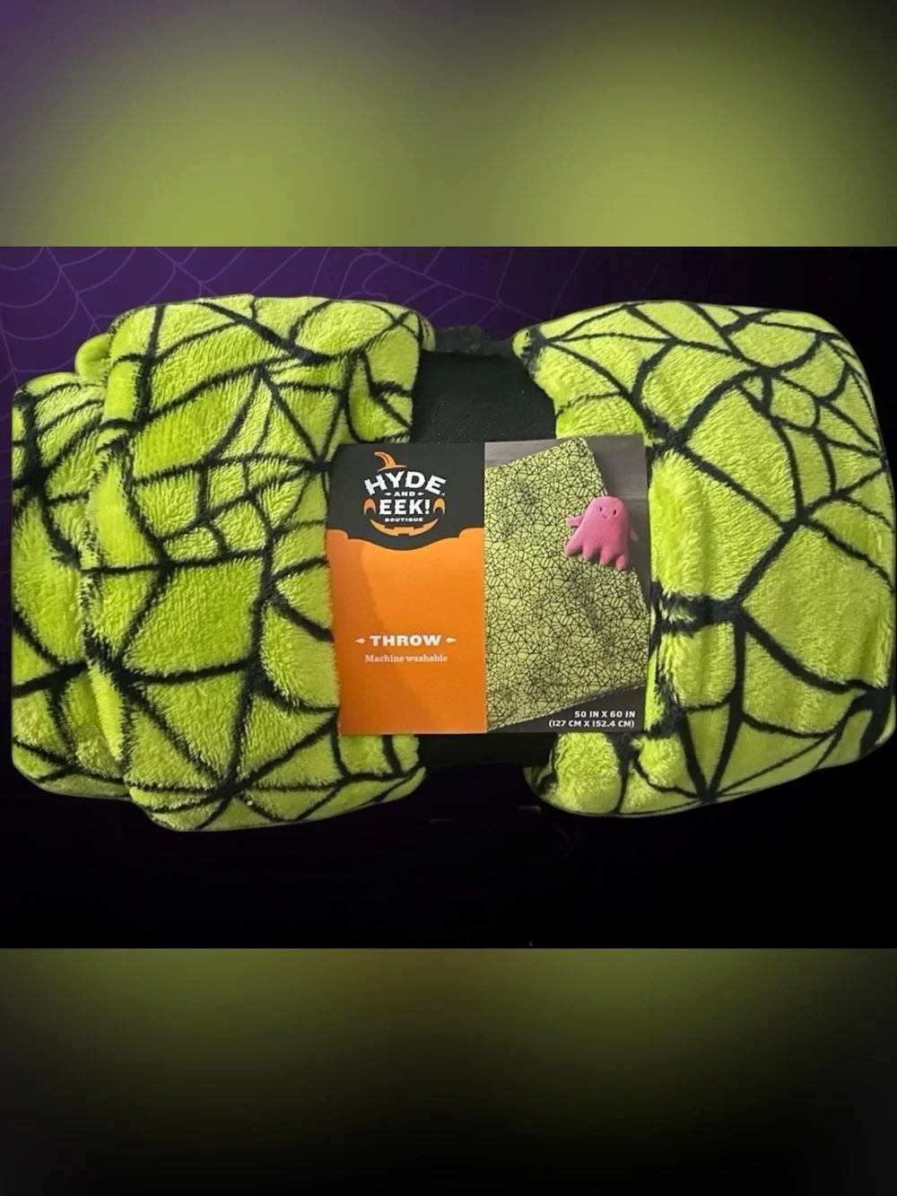 Not for Sale” (No disponible). Hyde & EEK! Neon Green Spiderweb P